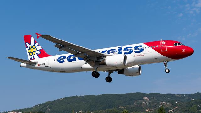 HB-IHZ:Airbus A320-200:Edelweiss Air